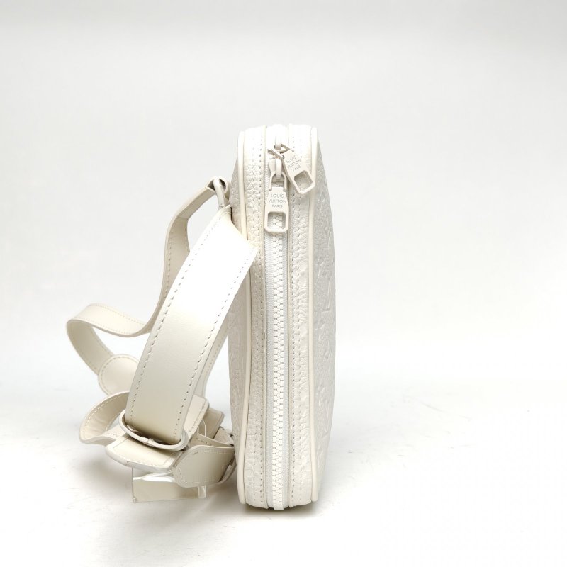 LOUIS VUITTON 白色牛皮2018LVVIRGILABLOH戰術包肩背包-3