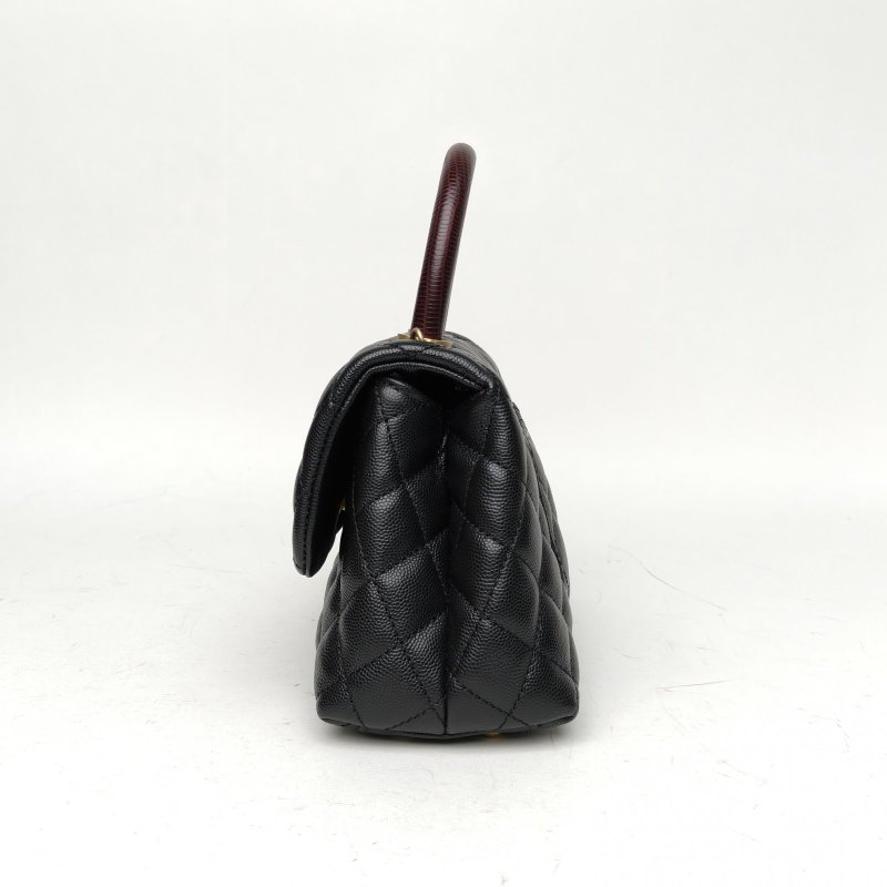 CHANEL CocoHandle小號24黑色荔枝牛皮28開金扣肩背包-3