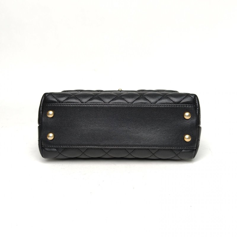 CHANEL CocoHandle小號24黑色荔枝牛皮28開金扣肩背包-4