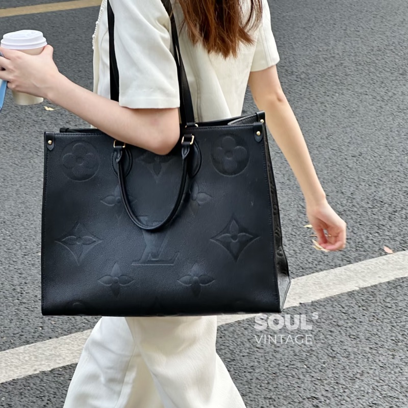 Louis Vuitton • On The Go 黑色全皮壓紋大號 Gm 全配✔️-1