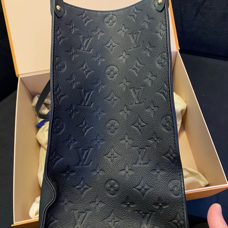 Louis Vuitton • On The Go 黑色全皮壓紋大號 Gm 全配✔️-8