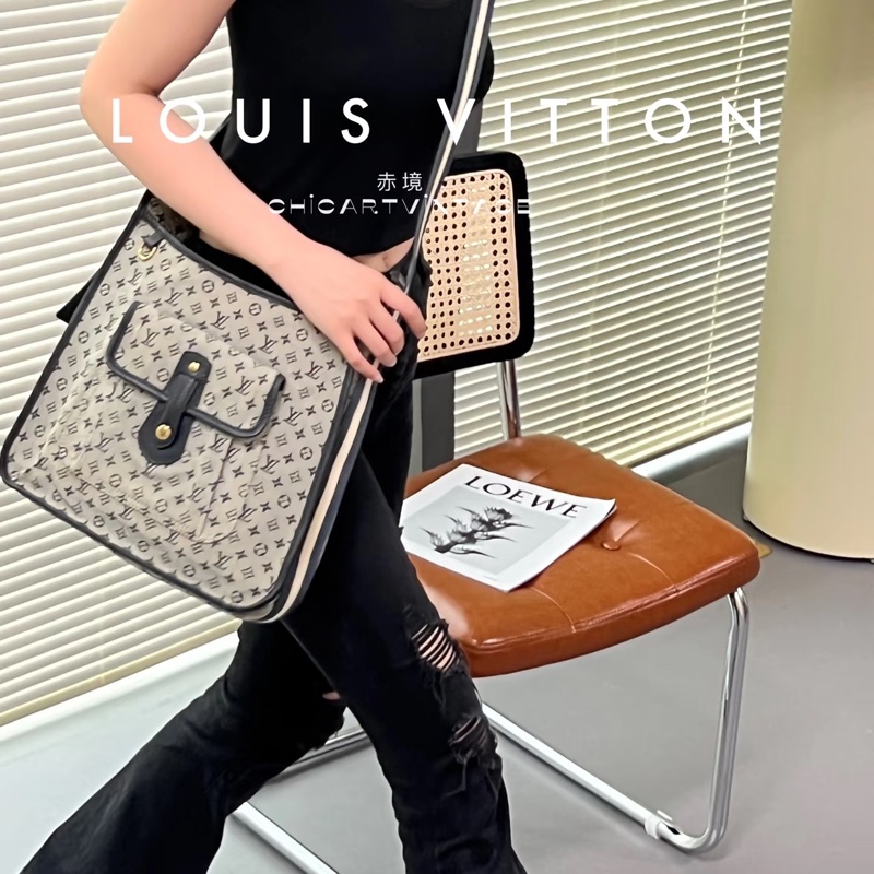 Louis Vuitton • 經典老花牛仔丹寧 Evelyne 斜背包-1