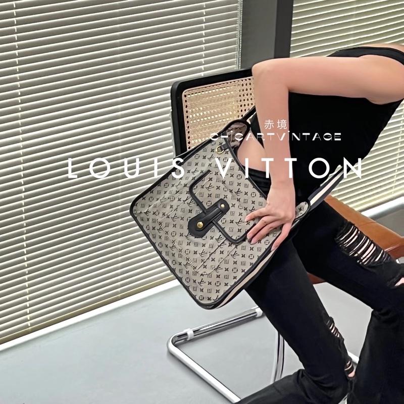 Louis Vuitton • 經典老花牛仔丹寧 Evelyne 斜背包-2