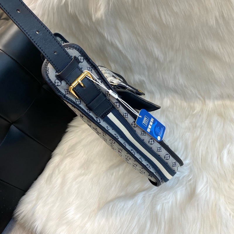 Louis Vuitton • 經典老花牛仔丹寧 Evelyne 斜背包-5