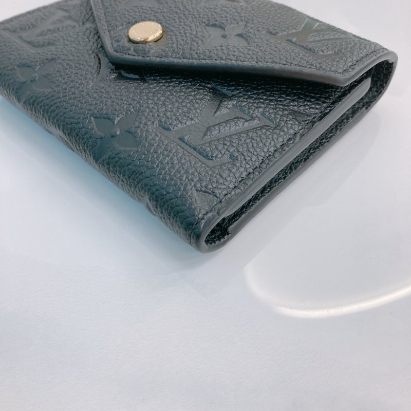 MS0689	Louis Vuitton 路易威登 三摺錢包 壓印牛皮 黑色 金扣 Victorine Wallet Calfskin Empreinte Black x GHW-6