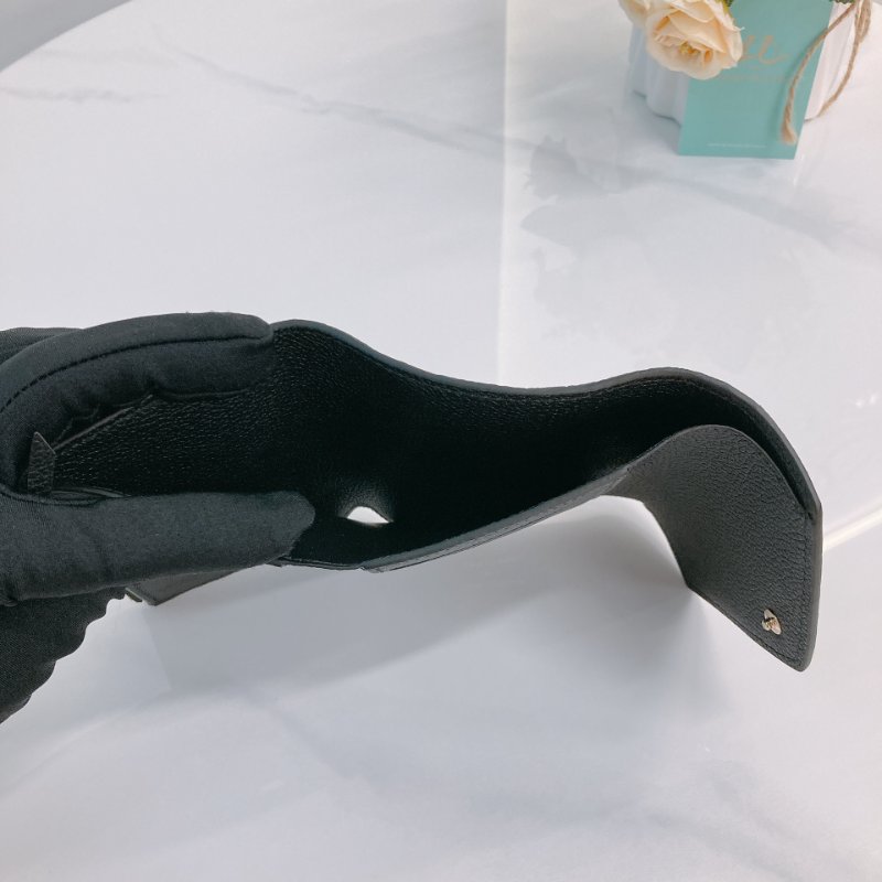 MS0689	Louis Vuitton 路易威登 三摺錢包 壓印牛皮 黑色 金扣 Victorine Wallet Calfskin Empreinte Black x GHW-16