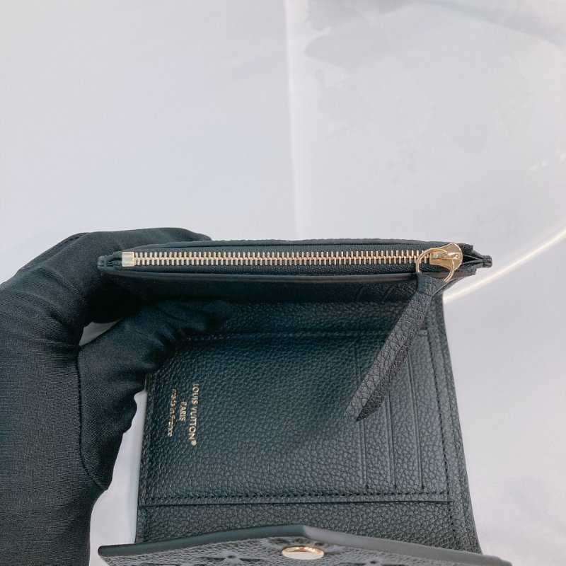 MS0689	Louis Vuitton 路易威登 三摺錢包 壓印牛皮 黑色 金扣 Victorine Wallet Calfskin Empreinte Black x GHW-17