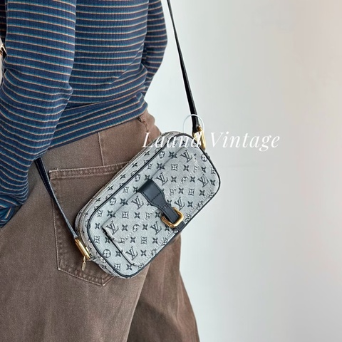 Louis Vuitton • 經典老花牛仔丹寧相機包