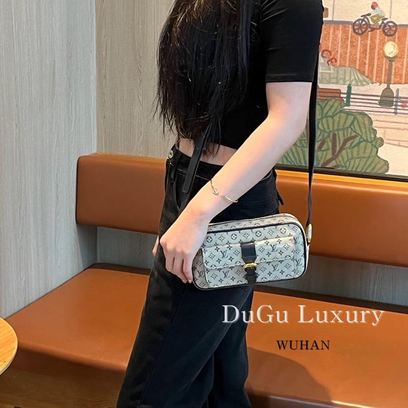 Louis Vuitton • 經典老花牛仔丹寧相機包-3