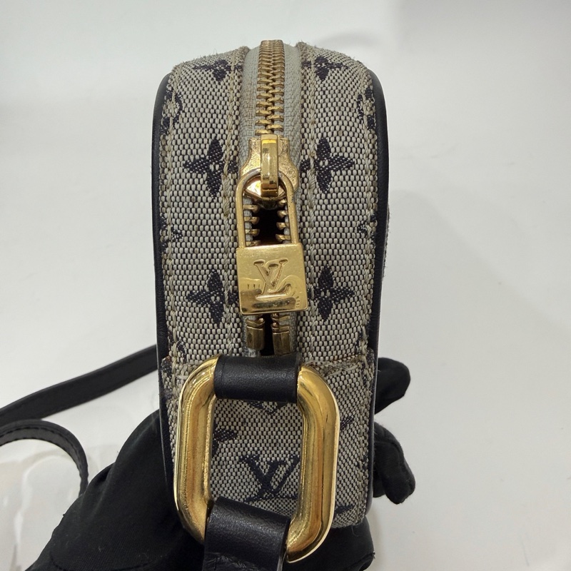 Louis Vuitton • 經典老花牛仔丹寧相機包-12