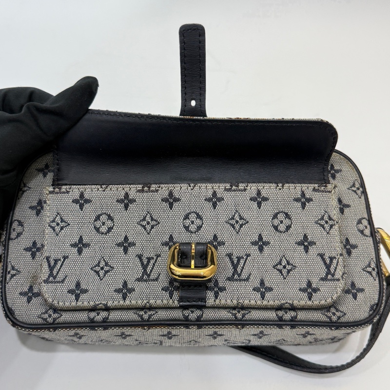 Louis Vuitton • 經典老花牛仔丹寧相機包-16