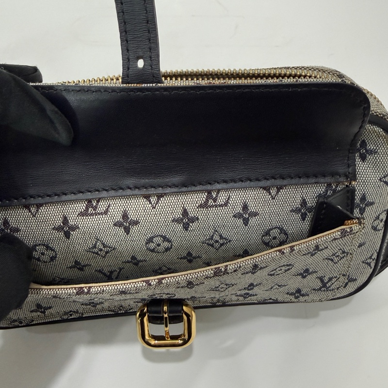 Louis Vuitton • 經典老花牛仔丹寧相機包-17