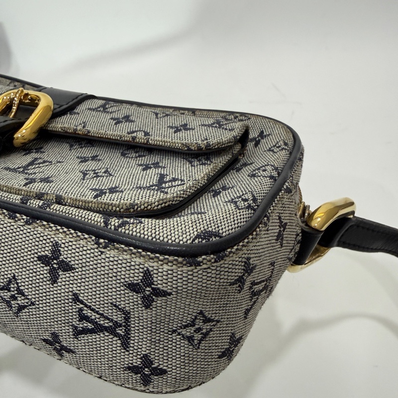 Louis Vuitton • 經典老花牛仔丹寧相機包-20