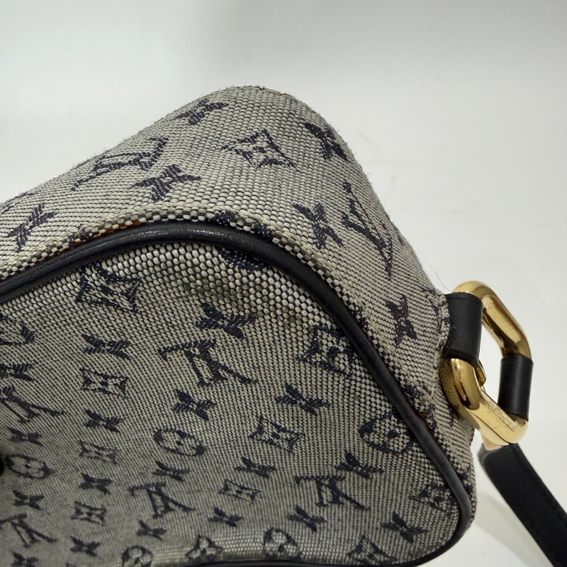 Louis Vuitton • 經典老花牛仔丹寧相機包-21