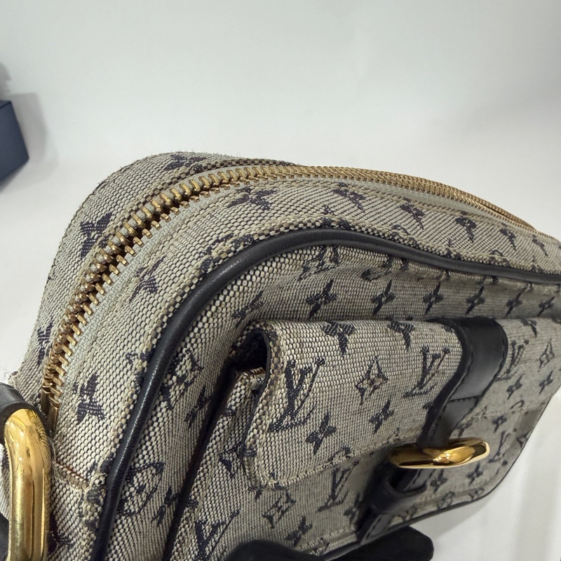 Louis Vuitton • 經典老花牛仔丹寧相機包-23