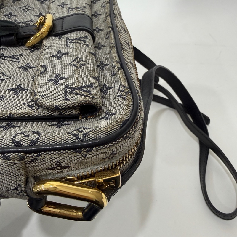 Louis Vuitton • 經典老花牛仔丹寧相機包-24