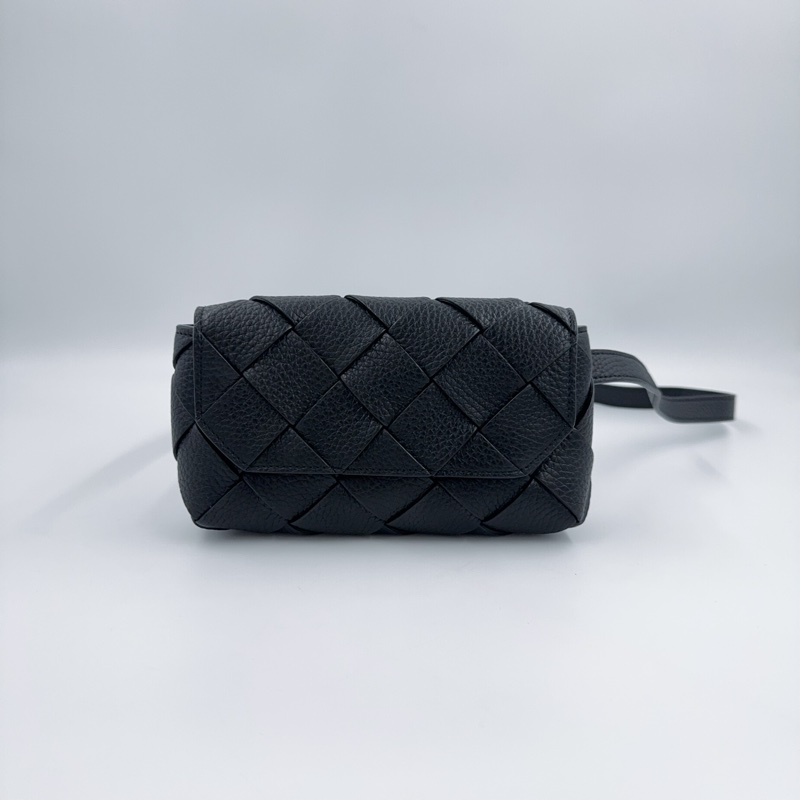 BV黑色牛皮編織Diago下蓋腰包（狀況超好）-1