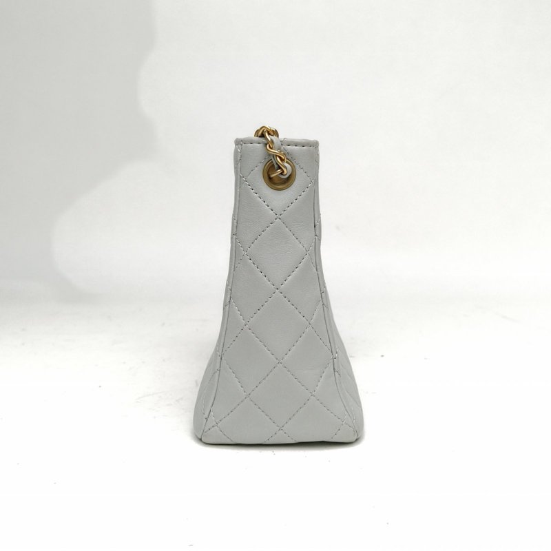 CHANEL 22S金球菱格紋HOBO斜挎包淺藍色羊皮晶片金扣肩背包-1