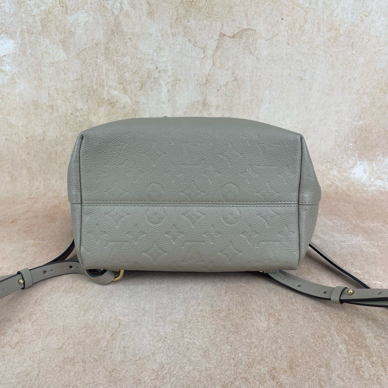 Louis Vuitton • 經典全皮壓紋老花大象灰後背包-6