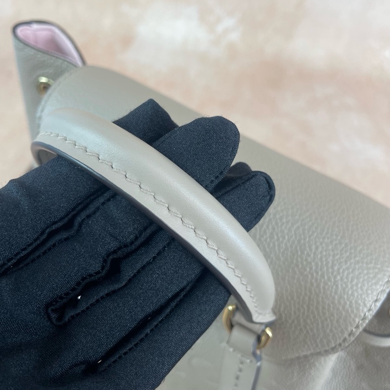 Louis Vuitton • 經典全皮壓紋老花大象灰後背包-7