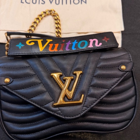 LV New Wave Chain Bag黑牛皮彩色把手斜背包