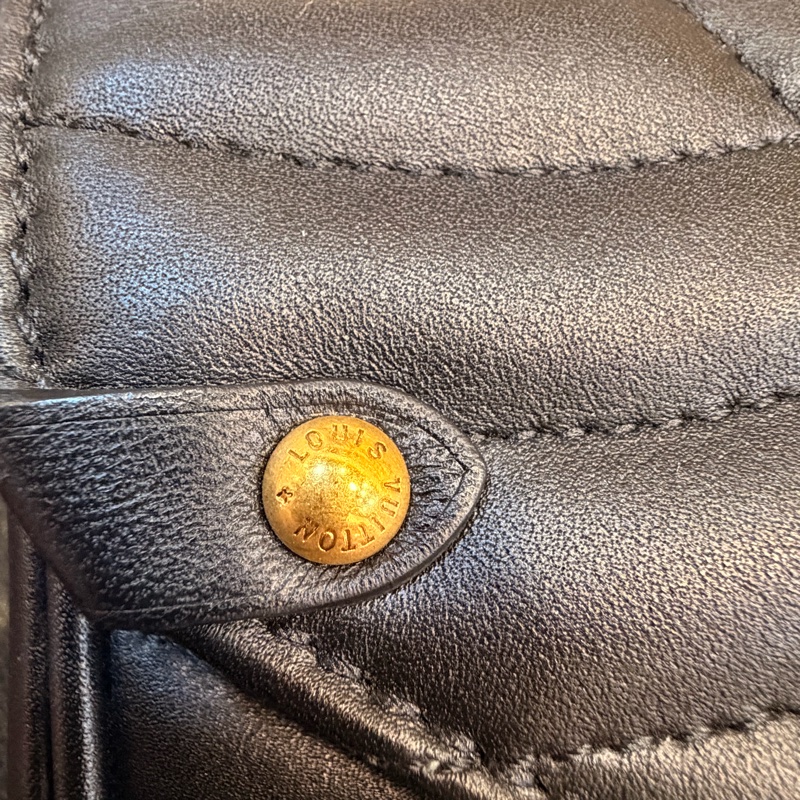 LV New Wave Chain Bag黑牛皮彩色把手斜背包-39