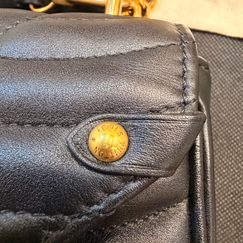 LV New Wave Chain Bag黑牛皮彩色把手斜背包-40