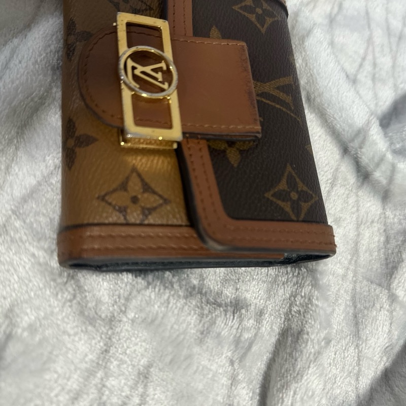 LV 雙色原花 Dauphine 金釦6 卡三折短夾-3