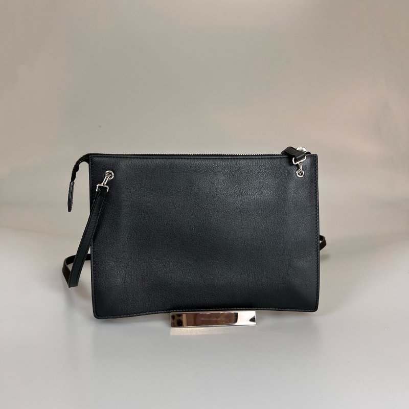 FENDI  黑ROMA肩背包-1