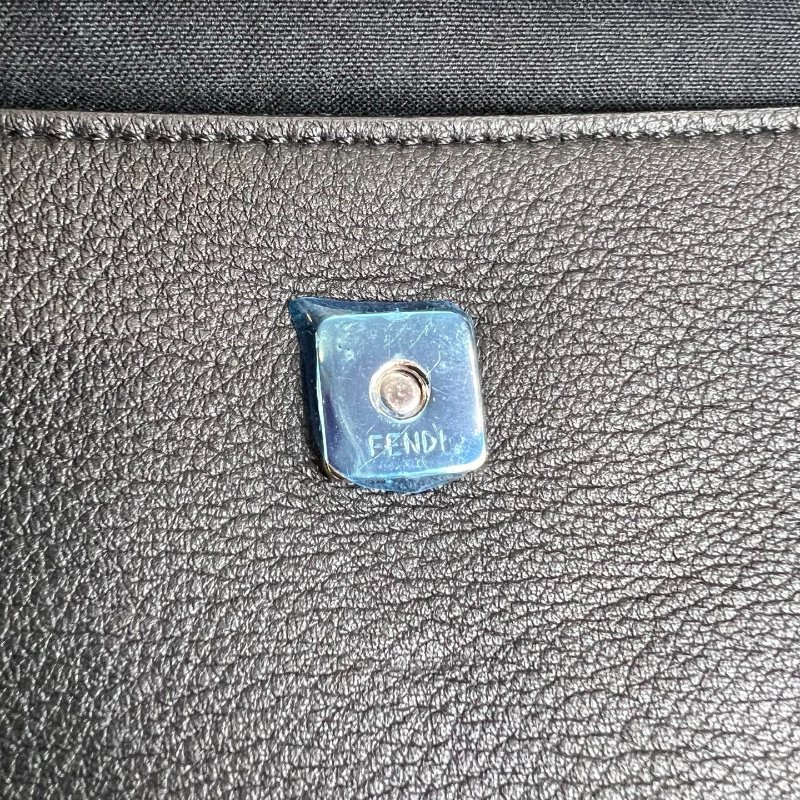 FENDI  黑ROMA肩背包-9