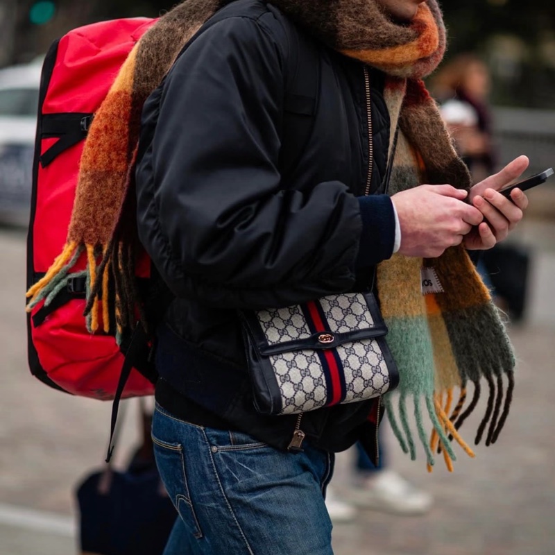 GUCCI 經典藍花手拿包 斜挎包-2