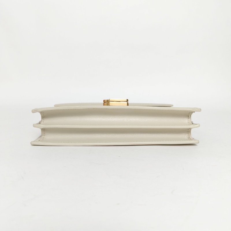 SAINT LAURENT CASSANDRA信封鏈條包22光面米白色牛皮金扣肩背包-4