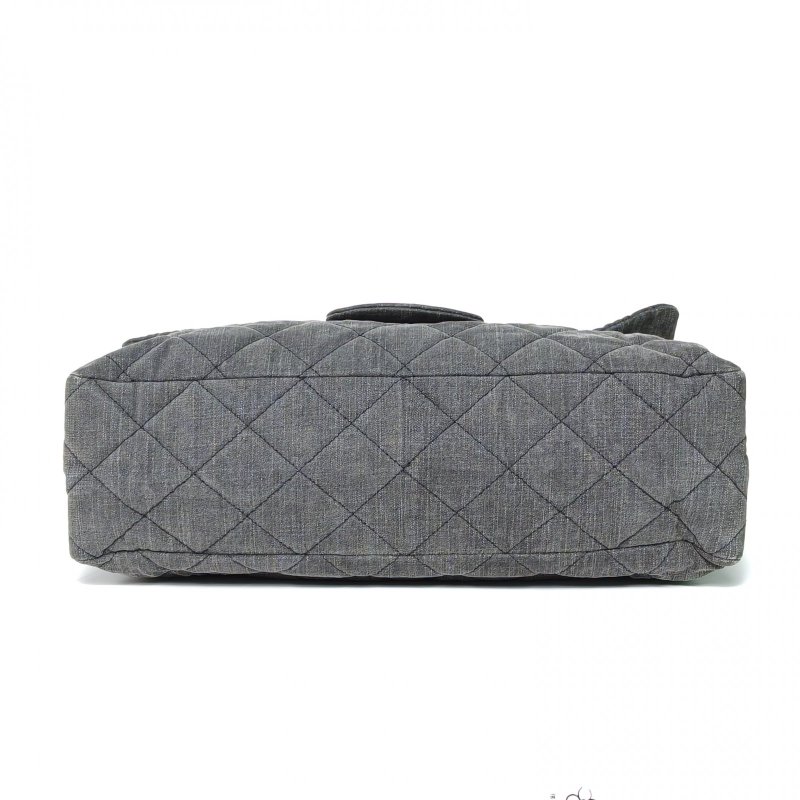 CHANEL 深灰色牛仔13開銀扣2.55丹寧布XXL機場包肩背包-4