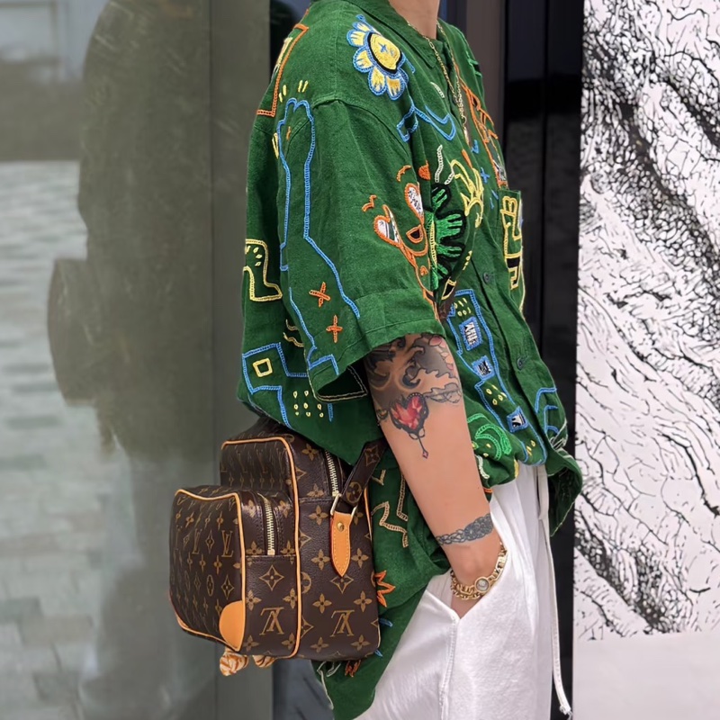 LouisVuitton路易威登經典老花橫版雙層相機包👨‍✈️-3