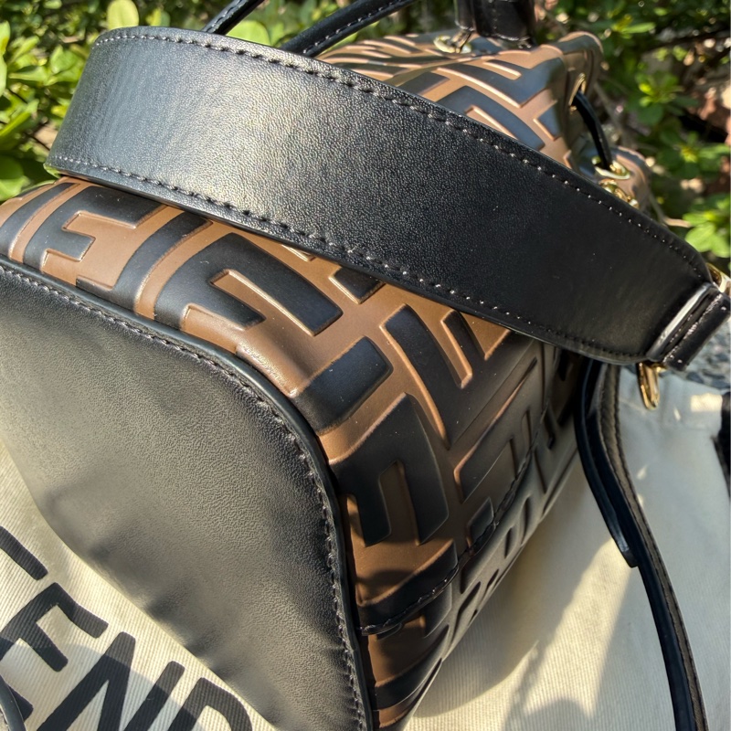 二手Fendi咖啡色Mon Tresor滿版logo手提mini 水桶包-6