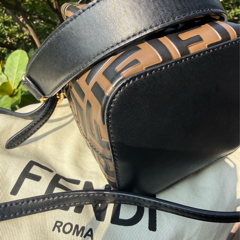二手Fendi咖啡色Mon Tresor滿版logo手提mini 水桶包-7