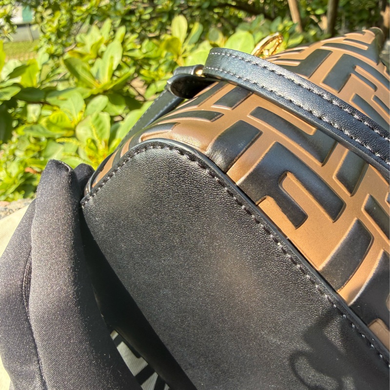 二手Fendi咖啡色Mon Tresor滿版logo手提mini 水桶包-8