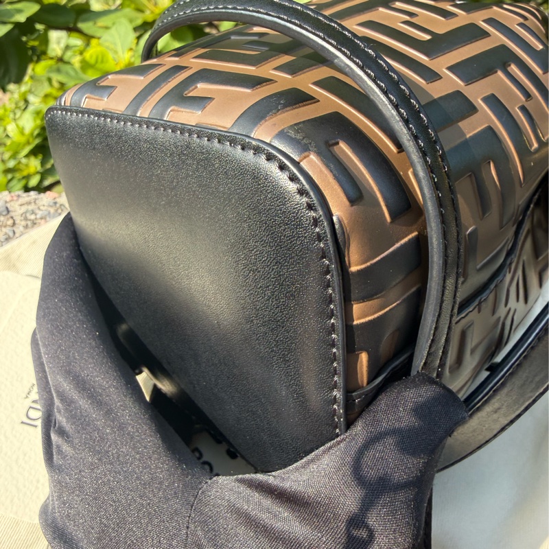 二手Fendi咖啡色Mon Tresor滿版logo手提mini 水桶包-9