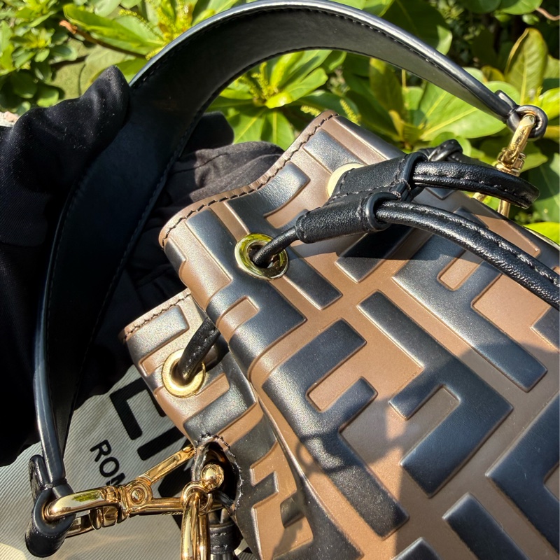 二手Fendi咖啡色Mon Tresor滿版logo手提mini 水桶包-16