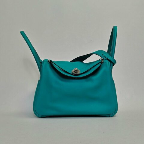 HERMES Lindy267F孔雀藍Swift皮X刻銀扣肩背包