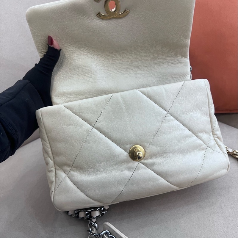 香奈兒Chanel 19bag 鐳射30開 附件：卡 防塵袋，尺寸26*16-6