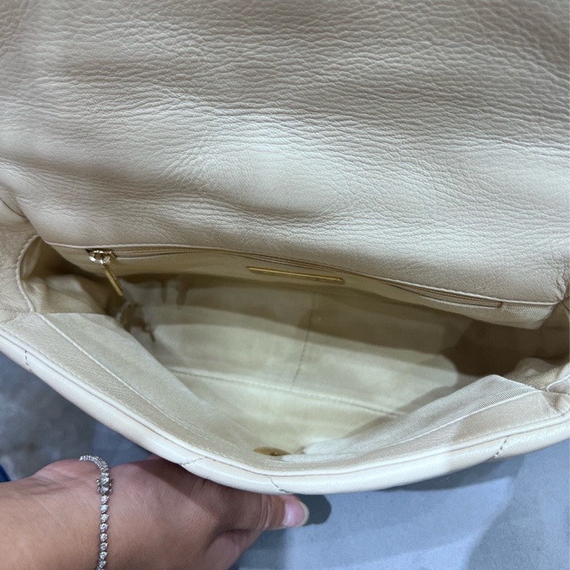 香奈兒Chanel 19bag 鐳射30開 附件：卡 防塵袋，尺寸26*16-7