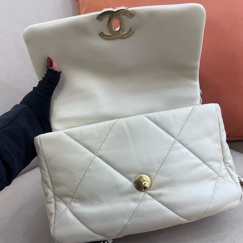 香奈兒Chanel 19bag 鐳射30開 附件：卡 防塵袋，尺寸26*16-10