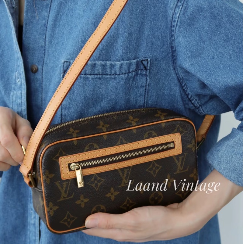 Louis Vuitton • 經典老花開口笑腋下包 小號-0
