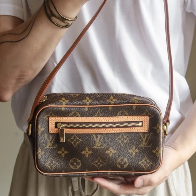 Louis Vuitton • 經典老花開口笑腋下包 小號-1