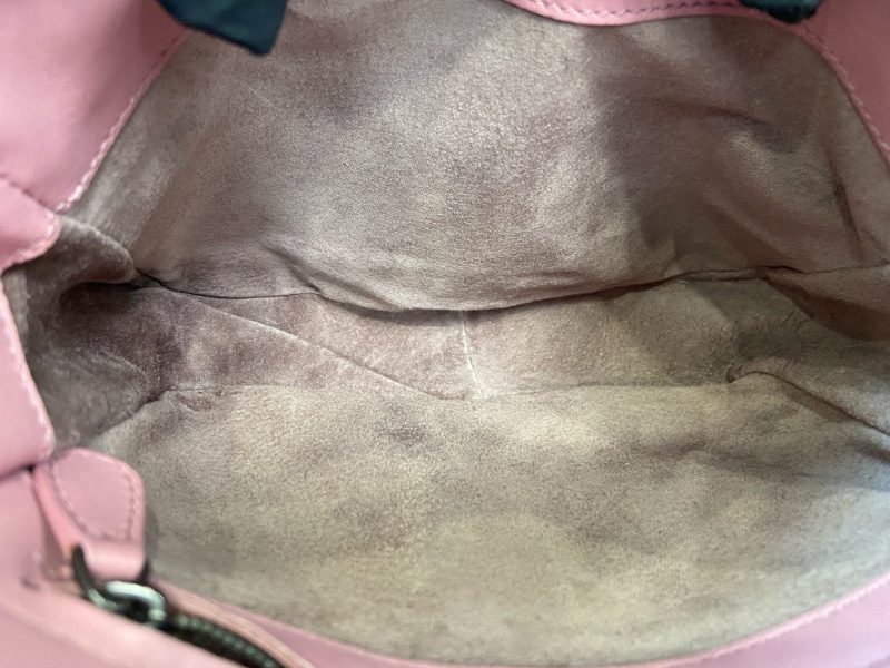 BV葆蝶家 櫻花粉色羊皮編織斜挎包，經典小方包型 尺寸約20×5×18cm。-8