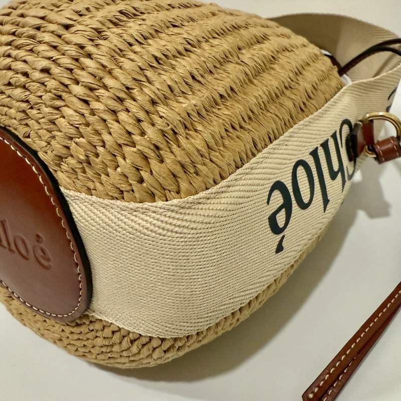 Chioe 包包 編織拼帆布 Woody Saffia Basket Bag 小號束口手提水桶包-1