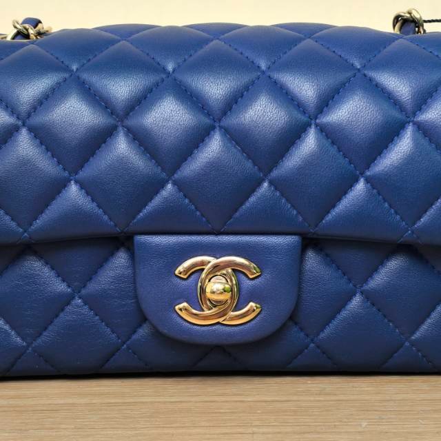 CHANEL CF口蓋包大Mini20藍色羊皮24開金扣肩背包-1