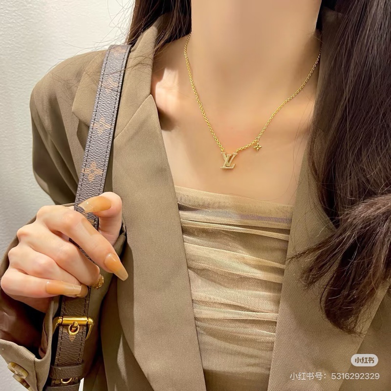 全新LV lconic金色字母水鑽項鍊M00596-10
