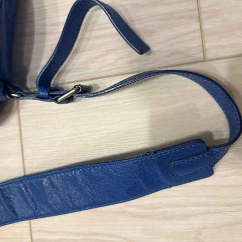 Balenciga 藍色後背包